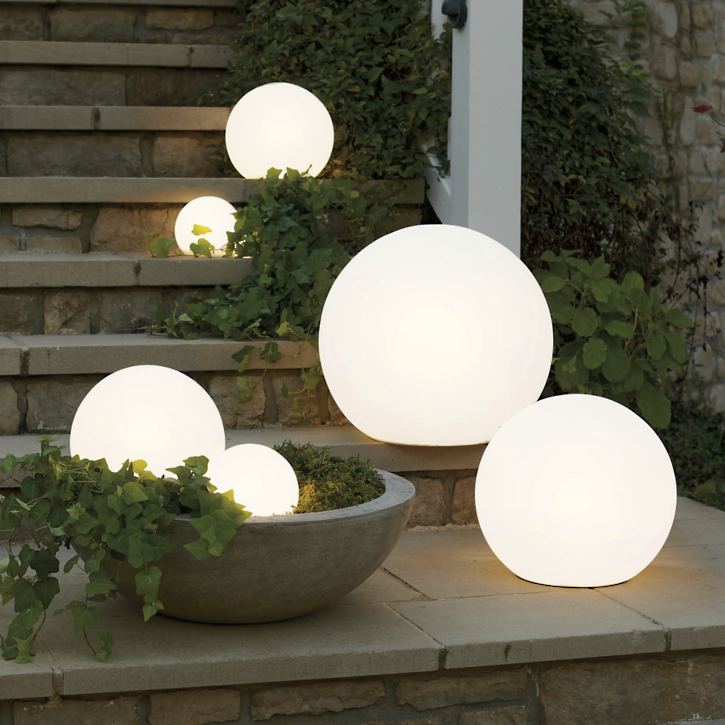 GardenGlow: Elegante Luce da Giardino Sferica per Illuminazione Esterni e Atmosfera Magica