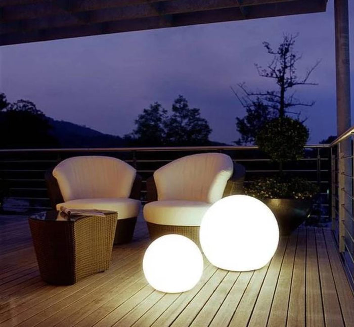 Luce Mobile | Lampada portatile elegante per interni ed esterni, design moderno e funzionale