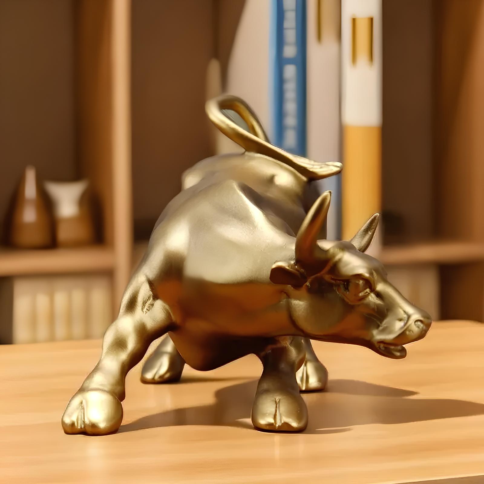 FortunaGlow: Ornamento in Resina Statua del Toro di Wall Street per Feng Shui e Ricchezza