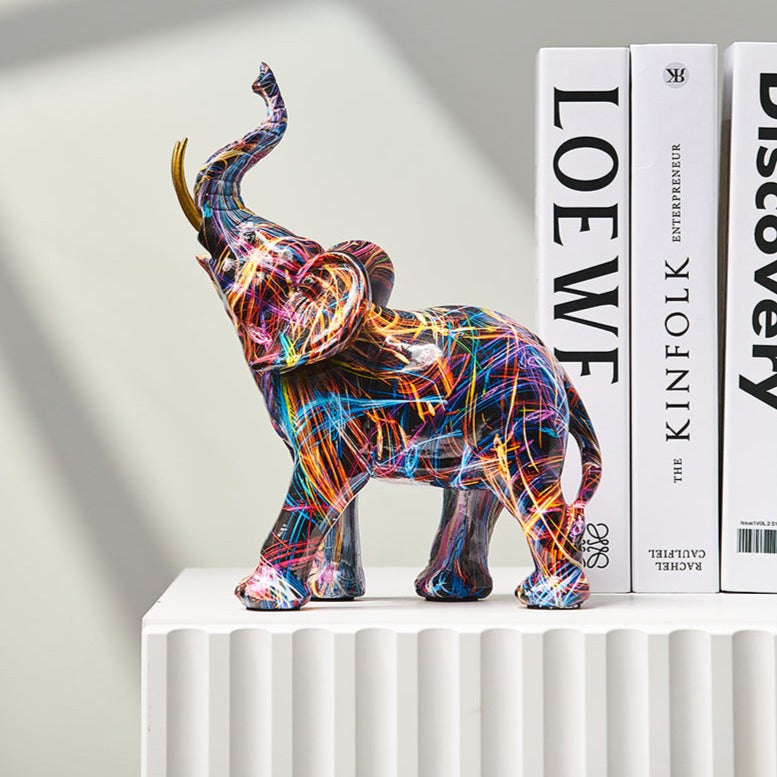 Elefante Vrimlo: Statua Dipinta in Stile Nordico per Arredare con Eleganza e Creatività