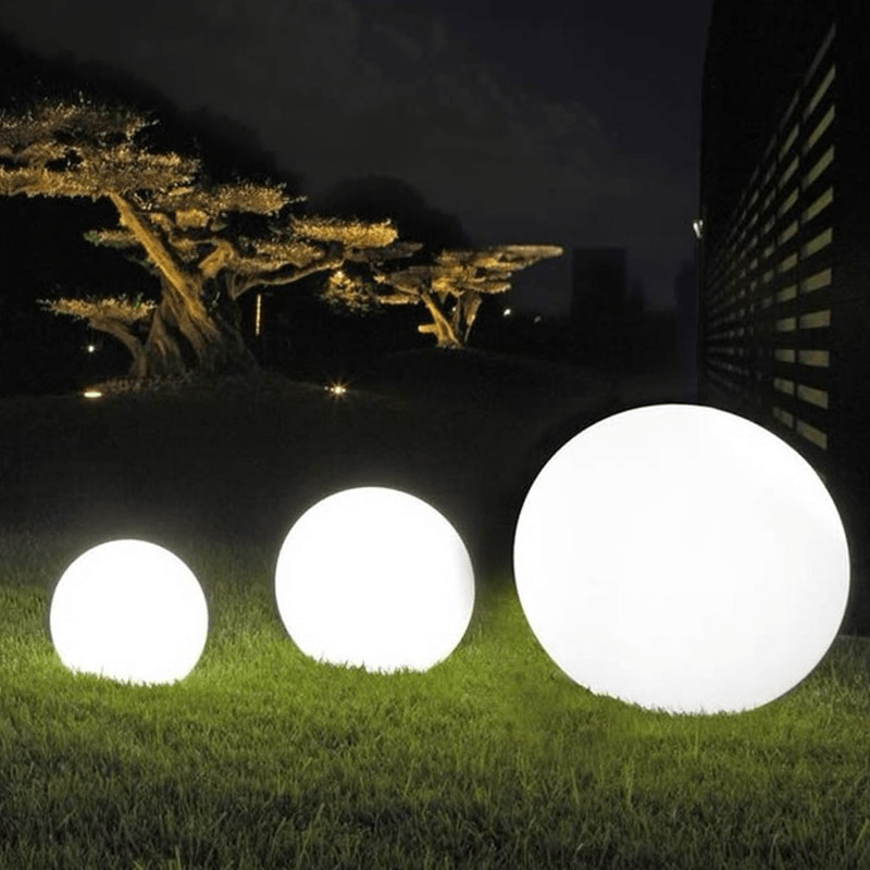 LuceSfera: Lampada Ricaricabile Globe per Esterni e Interni - Illuminazione Elegante e Versatile