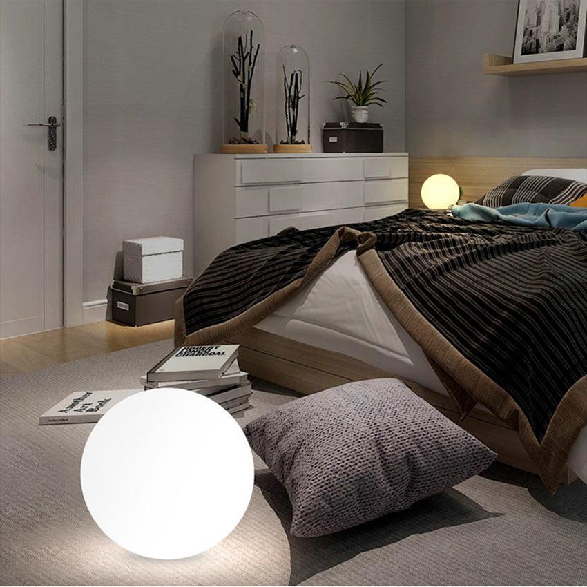 LuceSfera: Lampada Ricaricabile Globe per Esterni e Interni - Illuminazione Elegante e Versatile