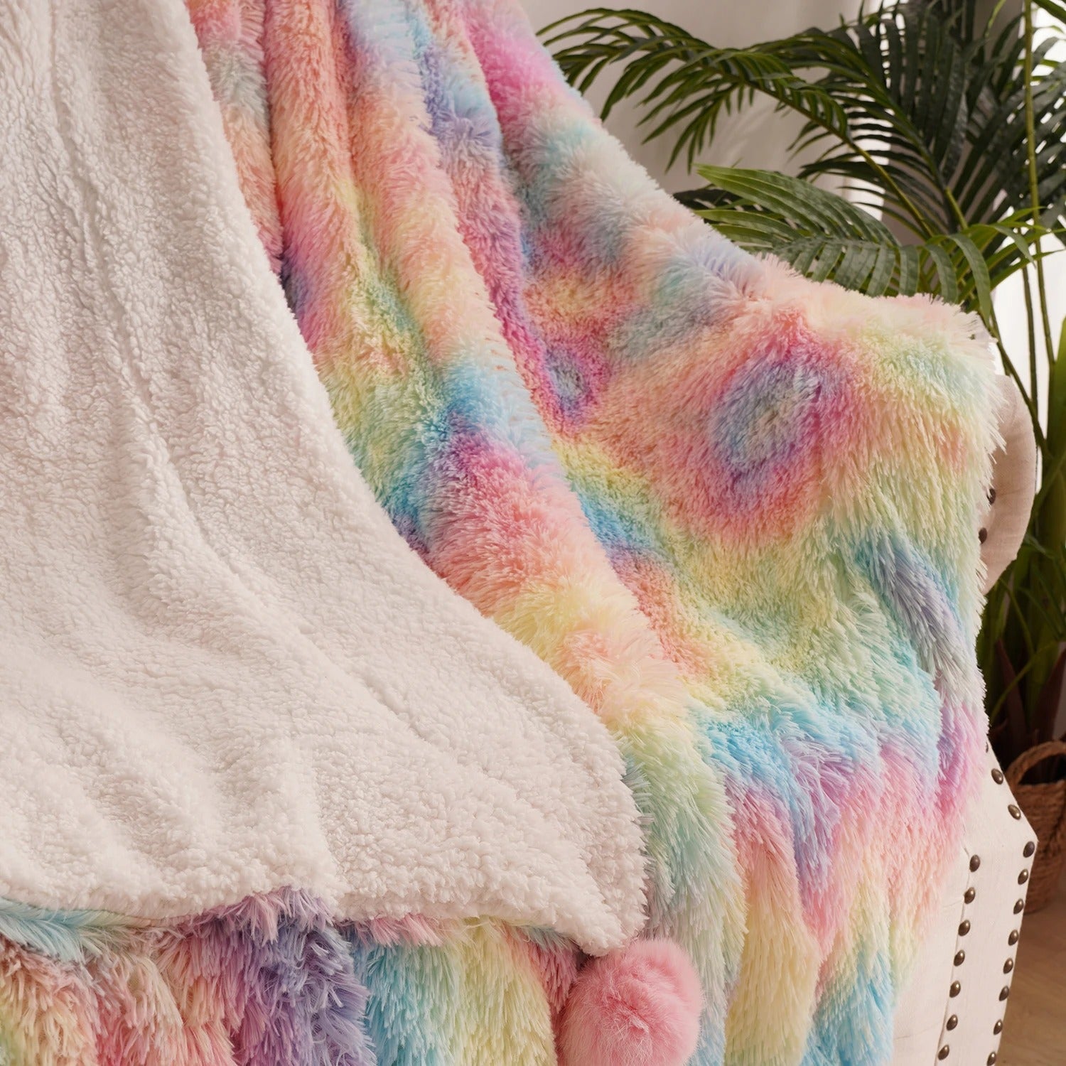 Cocoon Bliss - Coperta Fluffy Arcobaleno per Comfort e Stile in Ogni Stanza!