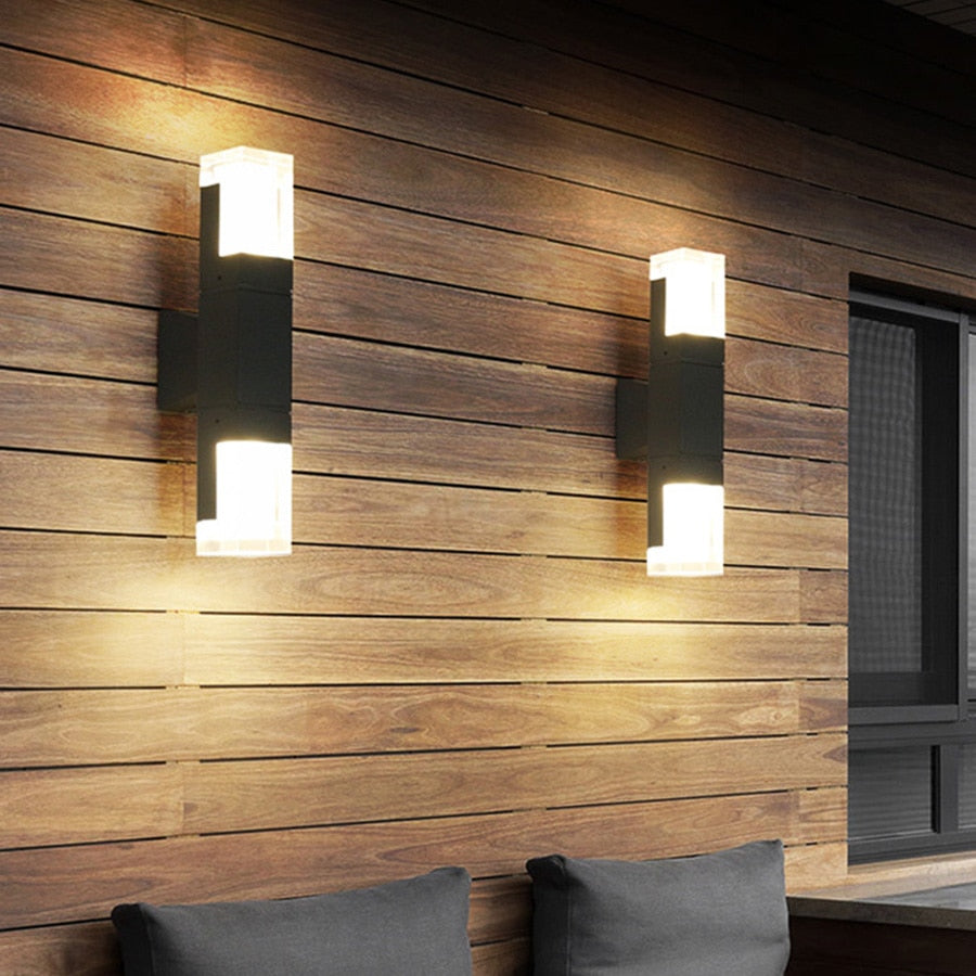 Brand Name: LumeGuard

Title: LumeGuard: Lampada da Esterno con Sensore di Movimento e Design Elegante per Sicurezza e Stile.